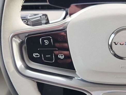 New 2025 Volvo EX90 Ultra image 17