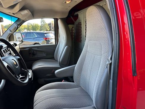 Used 2014 Chevrolet Express 1500 AWD image 10