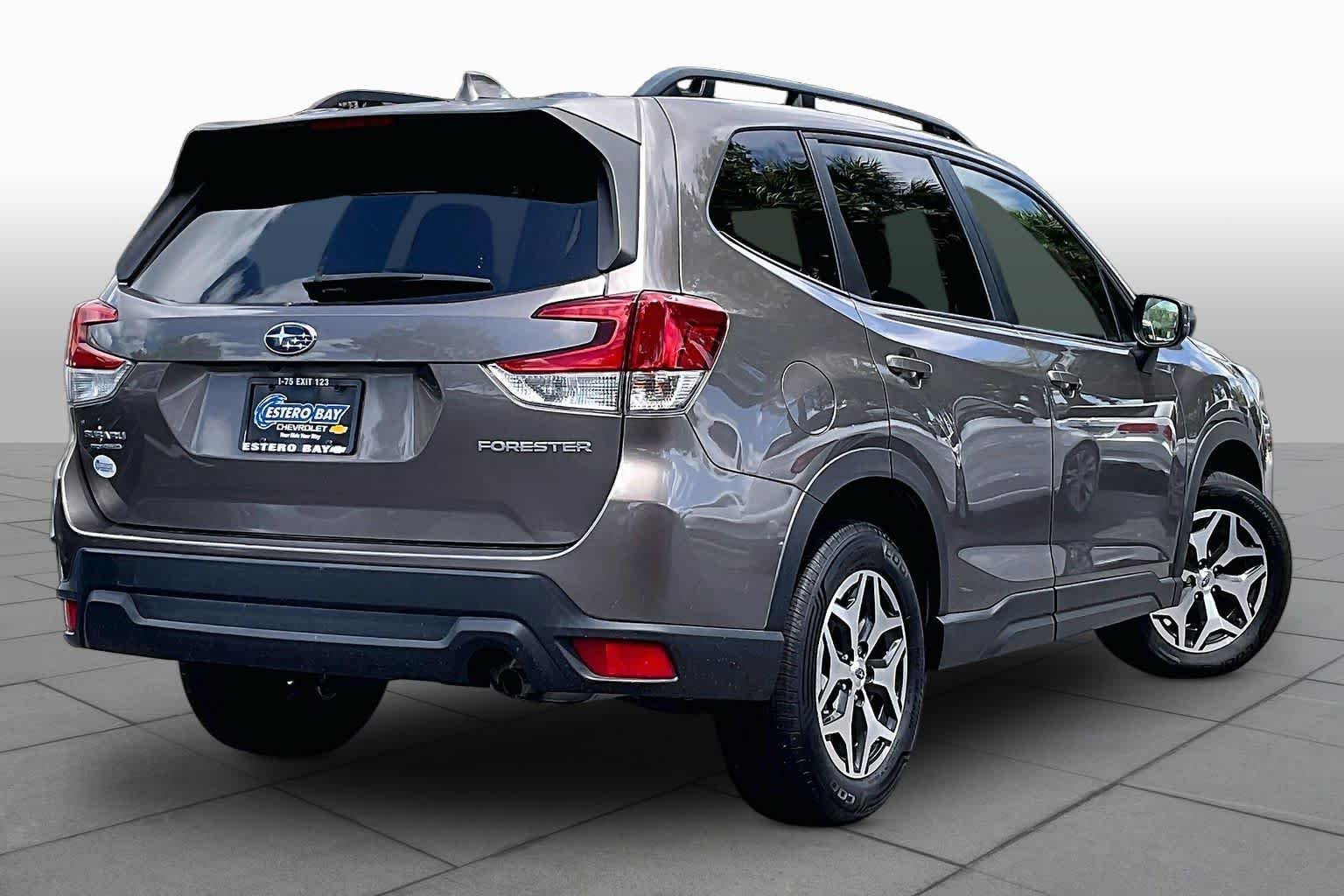 Used 2023 Subaru Forester Premium AWD/4WD image 22