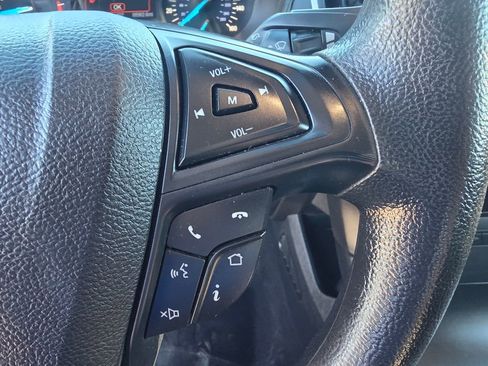 Used 2019 Ford Edge SE image 17