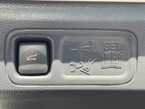 Used 2023 Lincoln Navigator L Reserve AWD/4WD image 16