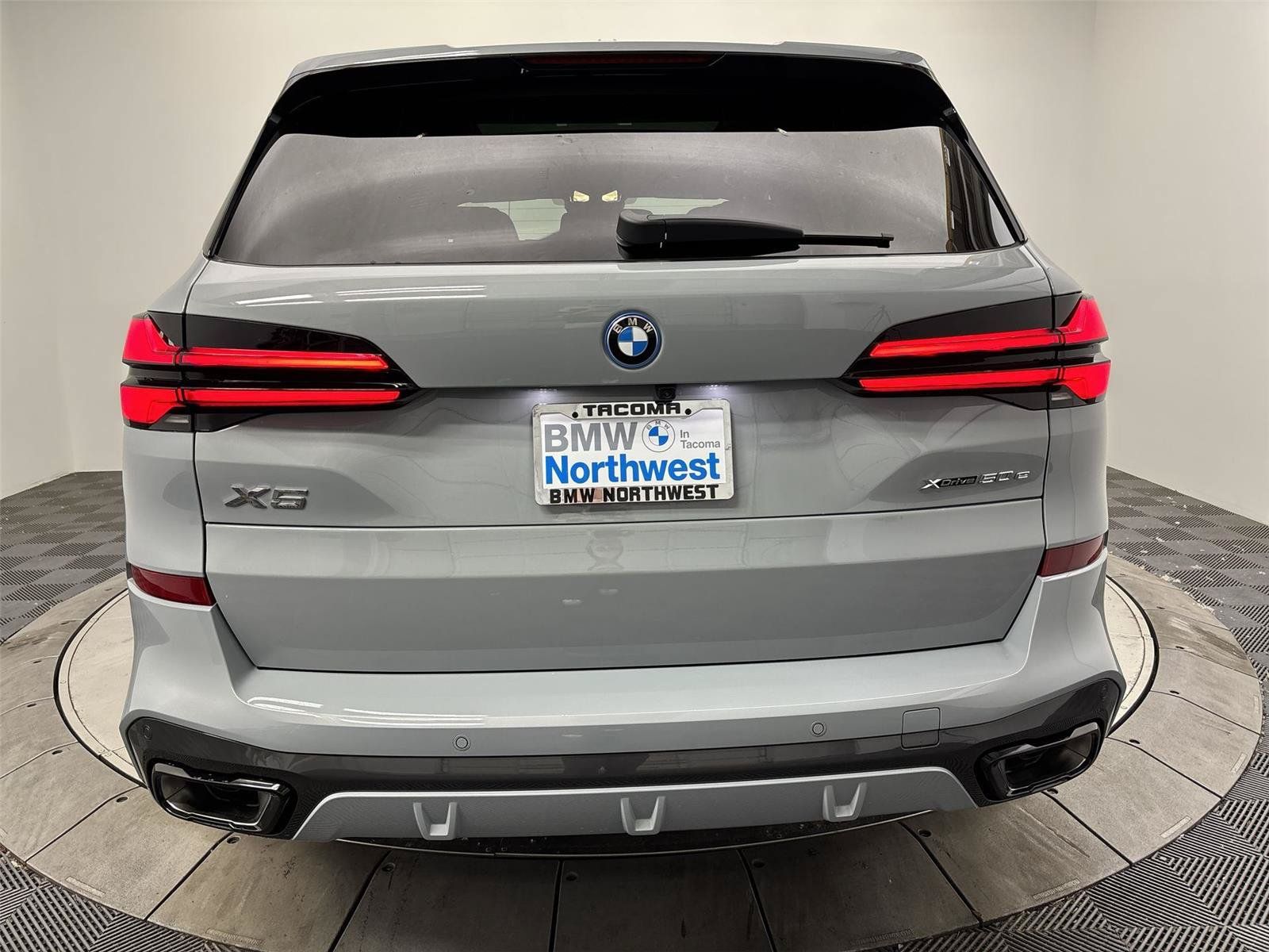 New 2026 BMW X5 xDrive50e w/ M Sport Package AWD/4WD image 15