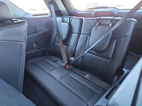 Used 2022 Ford Explorer XLT w/ Equipment Group 202A image 30