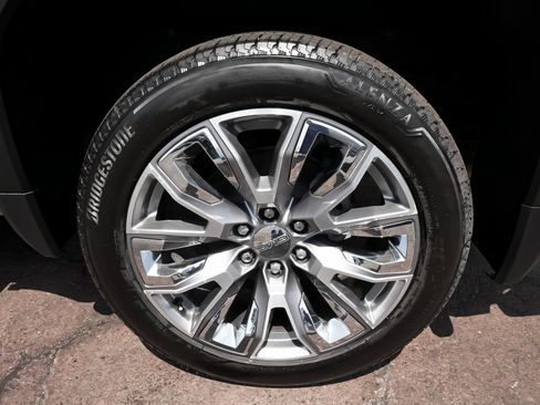 Used 2024 GMC Sierra 1500 Denali AWD/4WD image 8