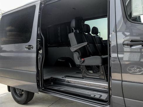 New 2025 Mercedes-Benz Sprinter 2500 image 10