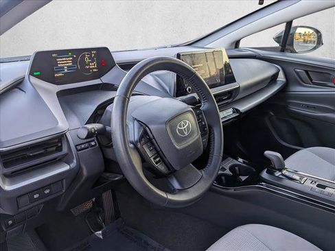 Used 2024 Toyota Prius LE image 10
