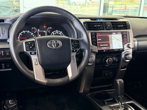 Certified 2022 Toyota 4Runner SR5 Premium w/ Moonroof Package RWD image 32
