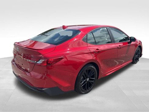 Used 2025 Toyota Camry SE FWD image 5
