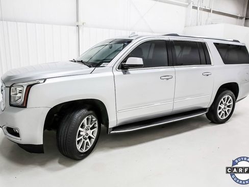 Used 2018 GMC Yukon XL Denali image 3