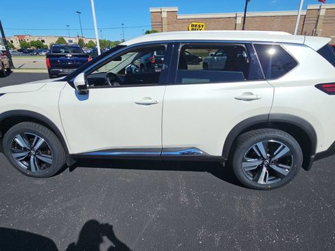 Used 2023 Nissan Rogue SL w/ SL Premium Package AWD/4WD image 6