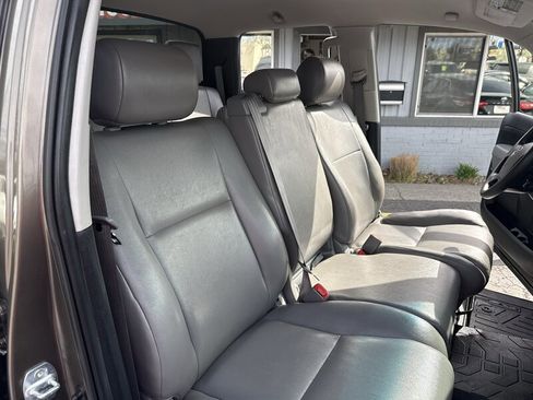 Used 2012 Toyota Tundra 4x4 Double Cab w/ Tow Pkg image 20