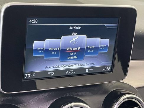 Used 2019 Mercedes-Benz GLC 300 4MATIC image 27