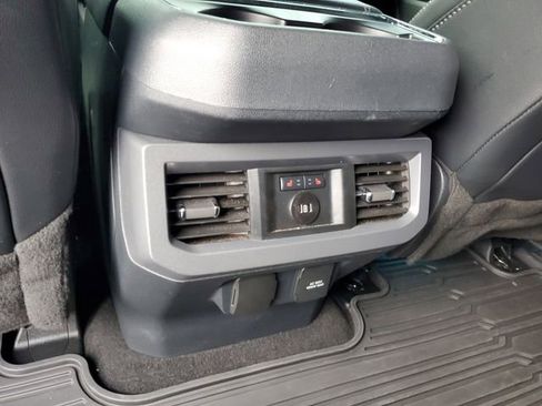 Used 2024 Ford F250 Lariat w/ Chrome Package image 15