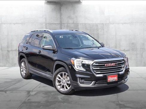 Used 2024 GMC Terrain SLT image 2