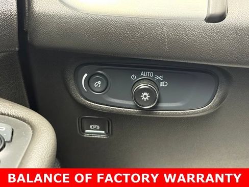 Used 2024 GMC Terrain SLE FWD image 19