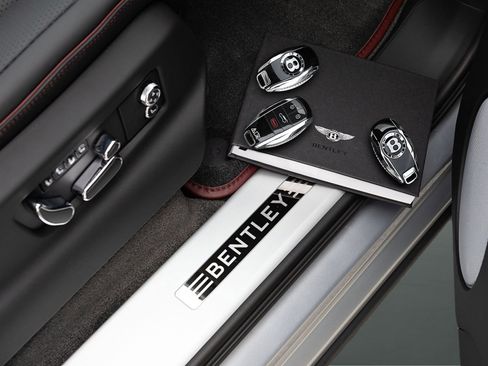 Used 2024 Bentley Bentayga Extended Wheelbase image 64