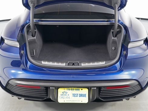 Used 2020 Porsche Taycan image 10