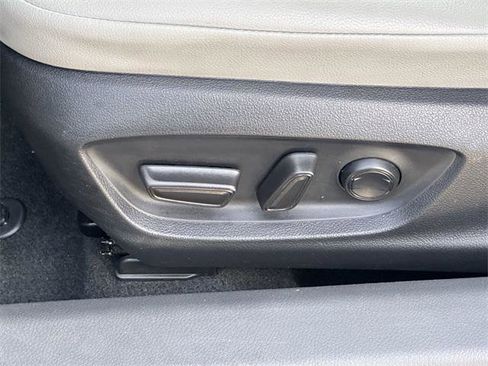 Used 2024 Toyota Camry SE image 21