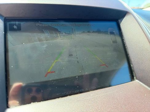 Used 2018 Ford Edge Titanium w/ Technology Package FWD image 24