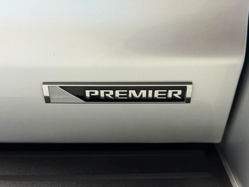 Used 2018 Chevrolet Tahoe Premier AWD/4WD image 11