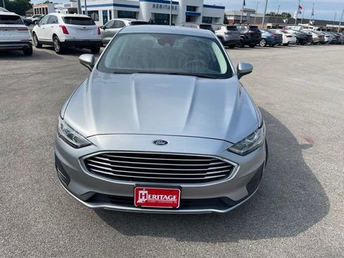 Used 2020 Ford Fusion SE FWD image 3