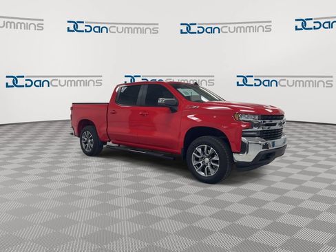 Used 2022 Chevrolet Silverado 1500 LT w/ Z71 Off-Road Package AWD/4WD image 2