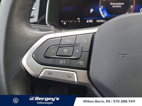 Certified 2025 Volkswagen Jetta SE image 24