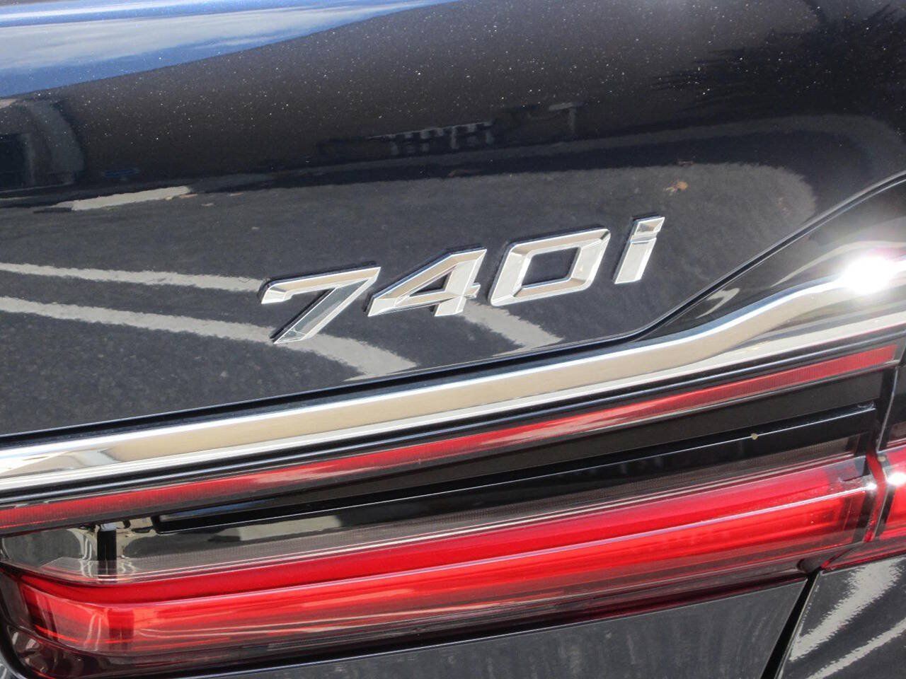 Used 2020 BMW 740i w/ Premium Package RWD image 41