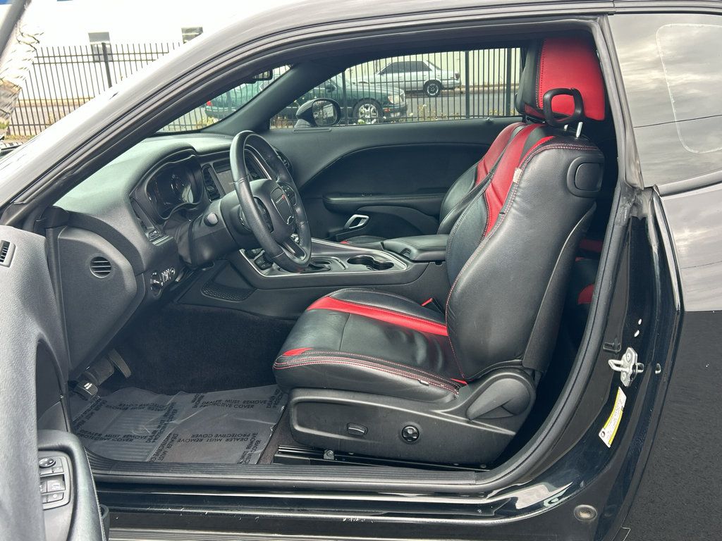Used 2018 Dodge Challenger SXT w/ Blacktop Package RWD image 13