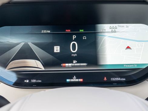 Used 2023 Land Rover Range Rover Long Wheelbase Autobiography image 14