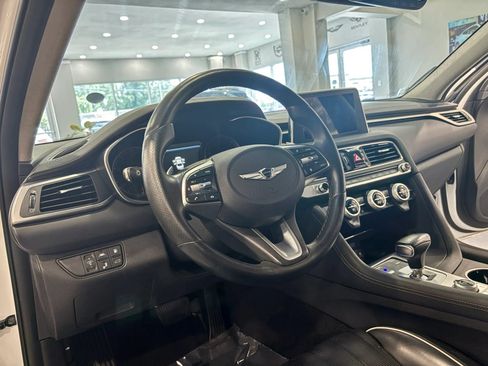 Used 2020 Genesis G70 2.0T w/ Prestige Package RWD image 9