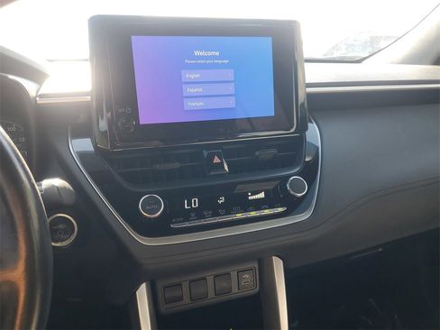 Certified 2023 Toyota Corolla Cross SE image 29