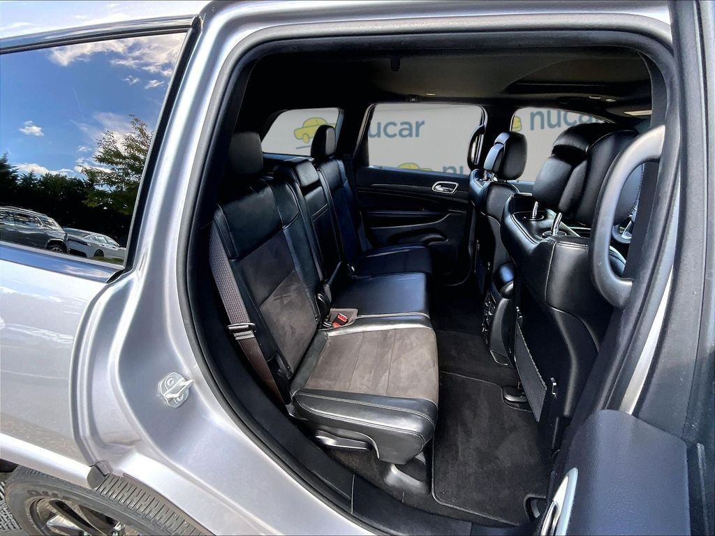 Used 2021 Jeep Grand Cherokee Laredo X AWD/4WD image 16