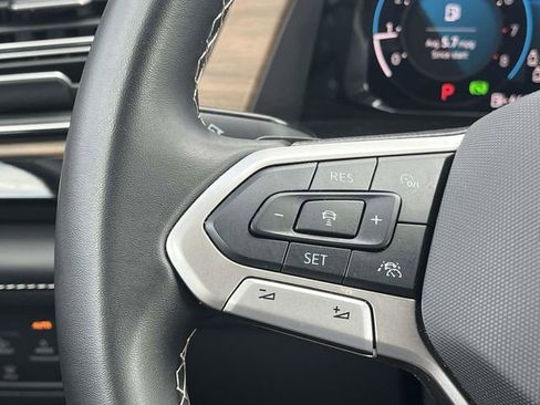 Used 2025 Volkswagen Atlas SE FWD image 28