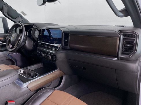 Certified 2024 Chevrolet Silverado 3500 High Country w/ Technology Package image 32