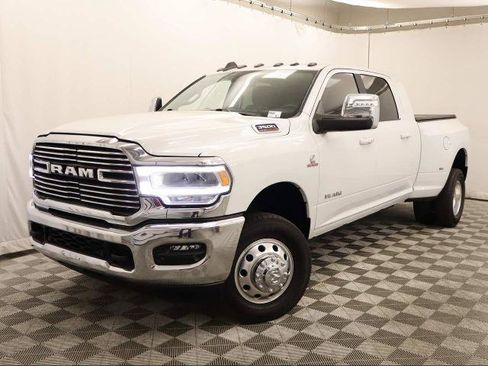 Used 2024 RAM 3500 Laramie AWD/4WD image 2