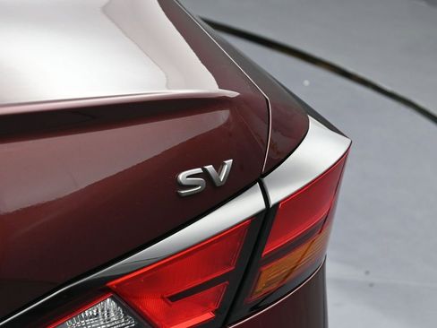 Used 2024 Nissan Altima 2.5 SV image 10