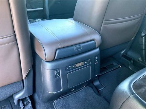 Used 2022 Nissan Armada Platinum AWD/4WD image 13