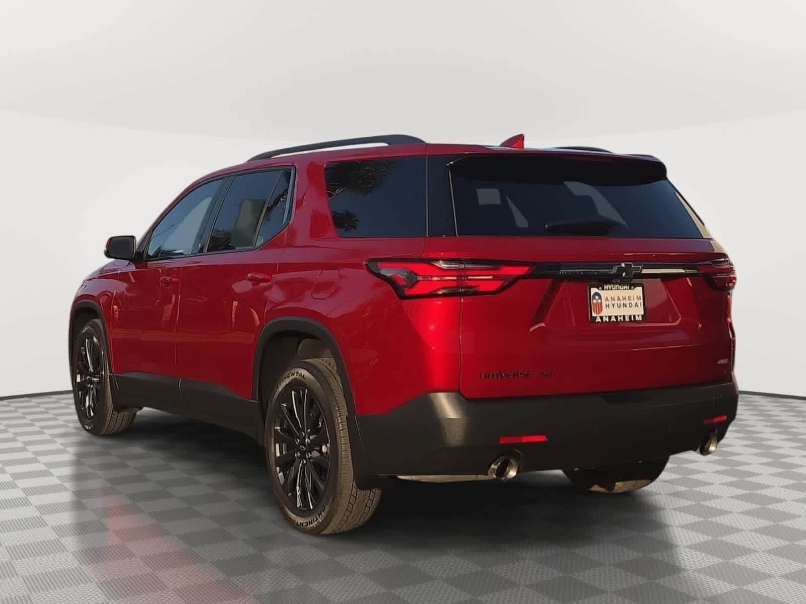 Used 2023 Chevrolet Traverse RS w/ LPO, Floor Liner Package AWD/4WD image 9