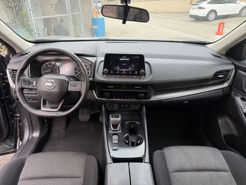 Used 2025 Nissan Rogue SV FWD image 35