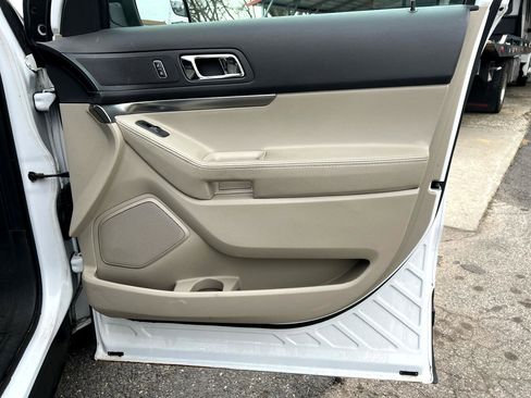 Used 2014 Ford Explorer 4WD image 16