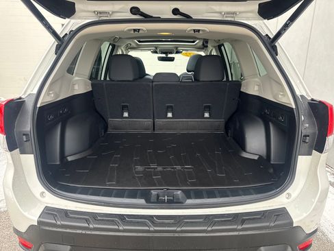 Used 2022 Subaru Forester Premium image 12