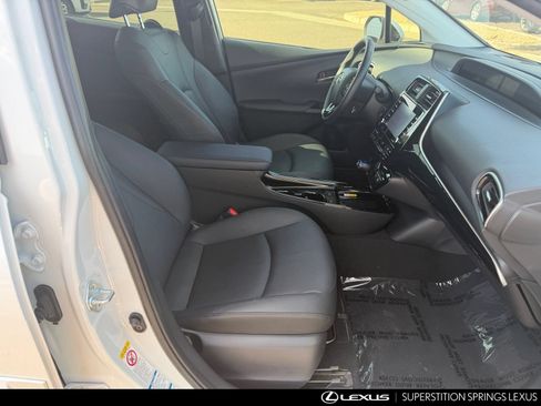 Used 2022 Toyota Prius XLE w/ Advanced Technology Package AWD/4WD image 28