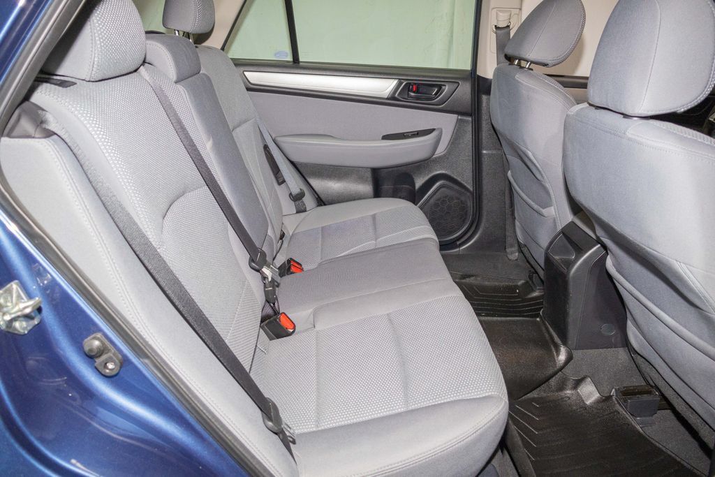 Used 2019 Subaru Outback 2.5i AWD/4WD image 14