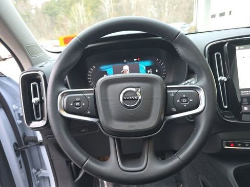 Certified 2024 Volvo XC40 B5 Plus w/ Climate Package image 29