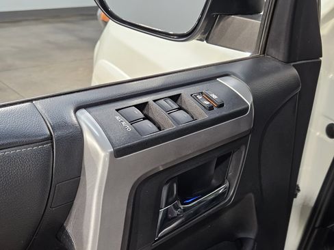 Used 2021 Toyota 4Runner Limited RWD image 21