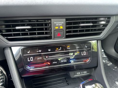 New 2026 Volkswagen Jetta SE FWD image 16