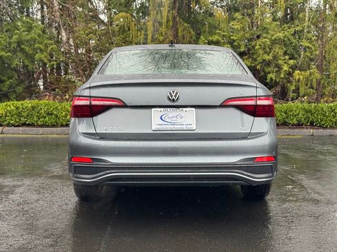 Used 2024 Volkswagen Jetta SE image 11