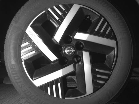 Used 2025 Nissan Kicks SV FWD image 15