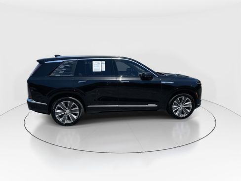 Used 2026 Cadillac Vistiq Luxury w/ LPO, Premium Carpet Package AWD/4WD image 9